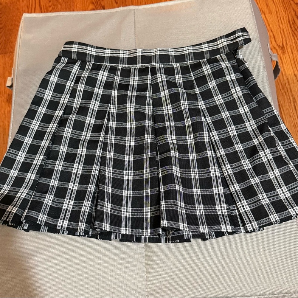 H&M Black and White Mini Skater Skirt